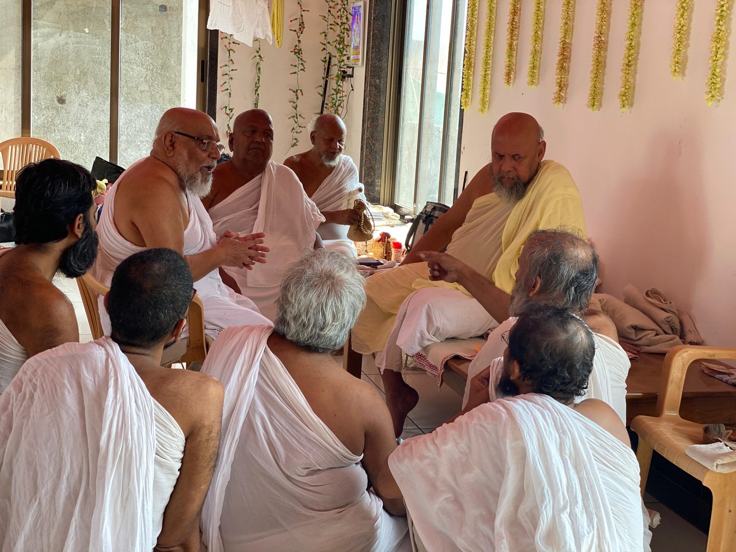 Sadhus in swadhyay discussion